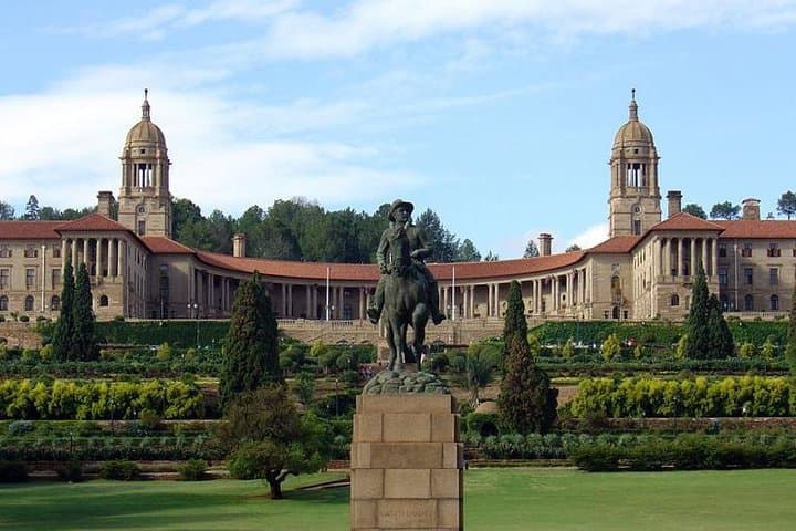 Pretoria, Soweto & Apartheid Museum Day Tour from Johannesburg — History, Sites & Practical Tips