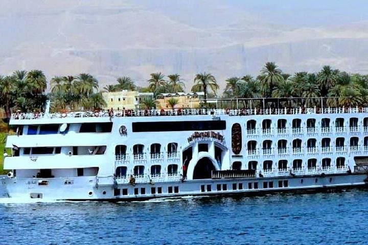 Full-Day Giza Pyramids, Egyptian Museum & Nile Dinner Cruise photo 2