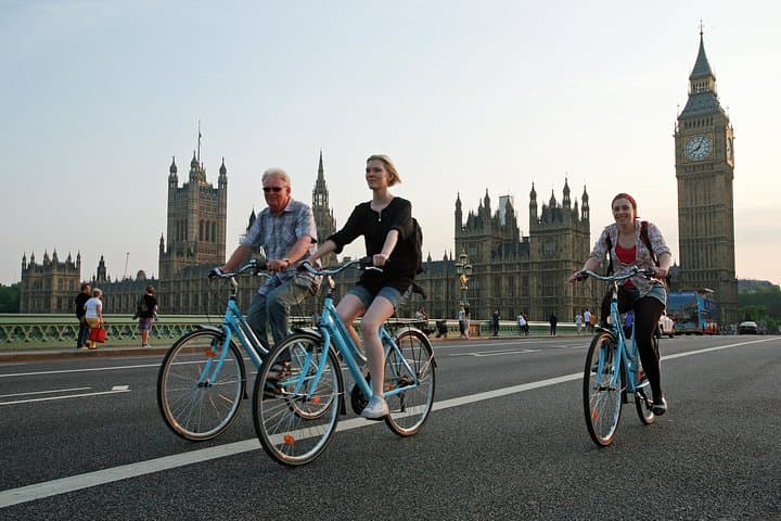 Central London Landmarks Bike Tour — Westminster, Buckingham Palace & St Pauls by Bike