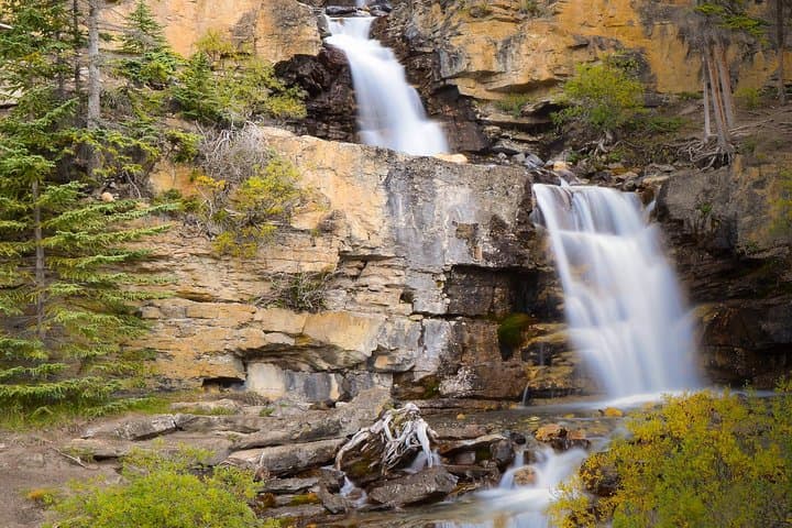 Icefields Parkway One-Way: Banff to Jasper Tour with Columbia Icefield Glacier Adventure photo 2