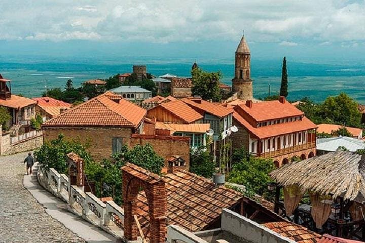 Signagi and Bodbe Day Tour — Kakheti Wine, Monastery Views & Alazani Valley