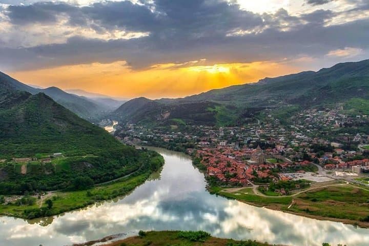 Tbilisi and Mtskheta in One Day: Full-Day Cultural & Scenic Tour