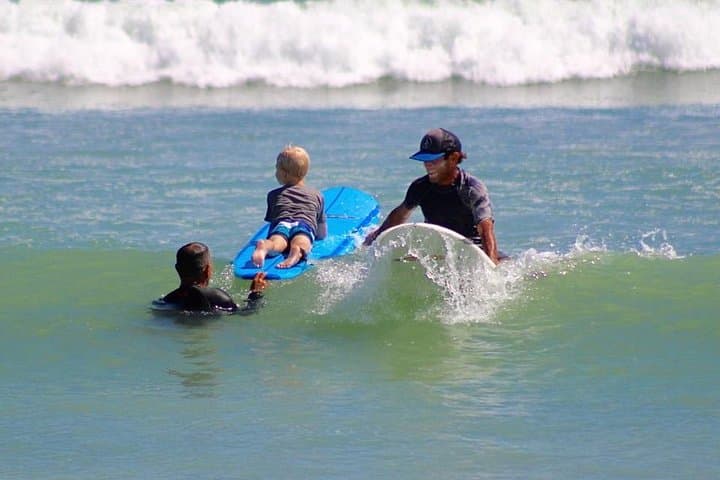 Punta de Mita 2-Hour Beginner Surf Lessons with Family Instructors