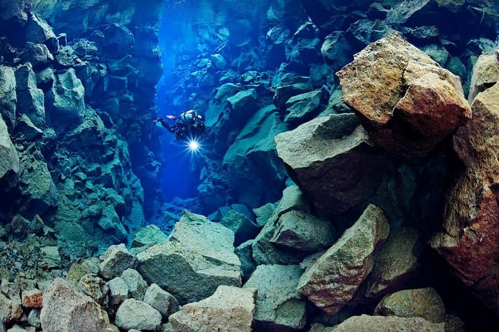 Silfra Diving: Scuba Between Tectonic Plates in Thingvellir National Park photo 2