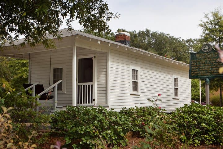 From Graceland to Tupelo: Elvis Presley's Birthplace Day Trip from Memphis photo 2
