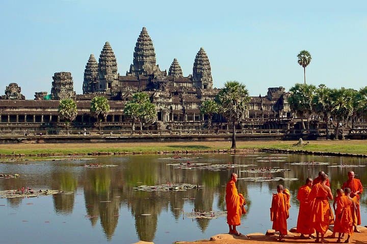 Angkor Wat Private Day Tour from Siem Reap — Full-Day Angkor Archaeological Park Experience photo 1