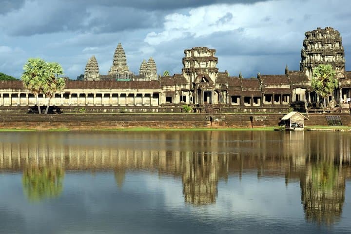 3-Day Siem Reap Private Tour: Sunrise at Angkor Wat, Banteay Srei & Tonle Sap