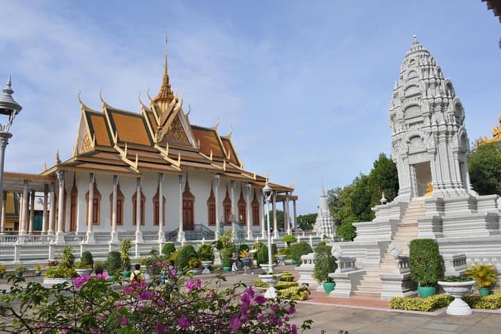 5-Day Private Tour: Angkor Wat to Phnom Penh Highlights photo 2