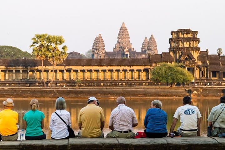 Private Angkor Wat Day Tour with English-Speaking Driver (Self-Guided Temple Walk)