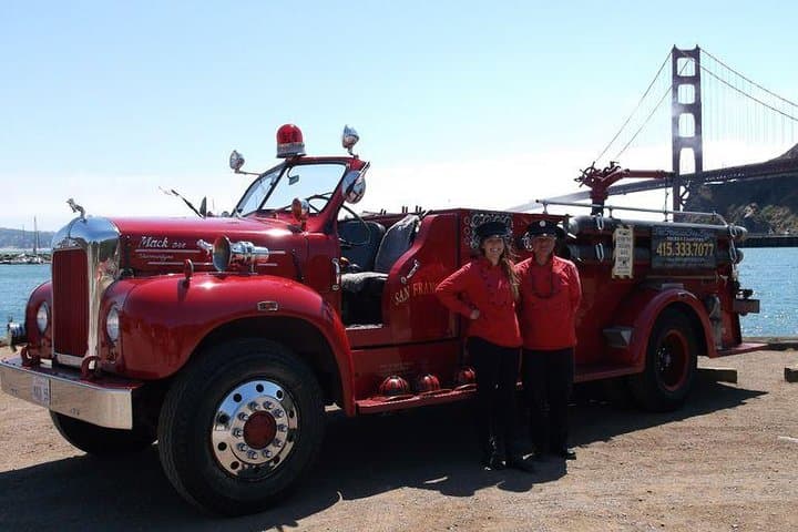Vintage Fire Engine Holiday Lights Tour in San Francisco photo 2