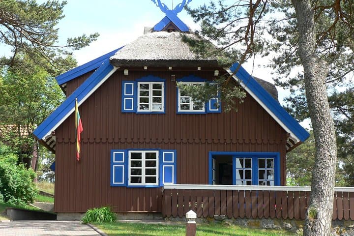 Curonian Spit Day Tour: Nida, Parnidzio Dune & Witch Mountain photo 2