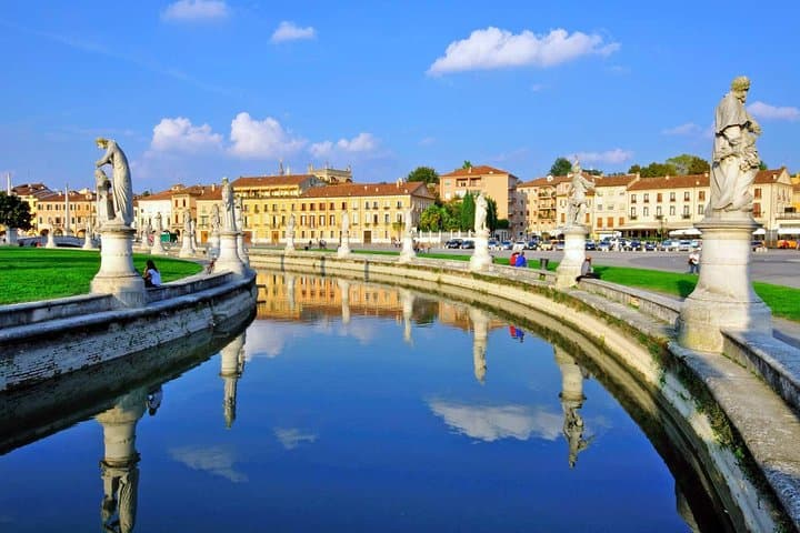 Padua Top Sights: Private 2.5-Hour Guided Walking Tour of Historic Center