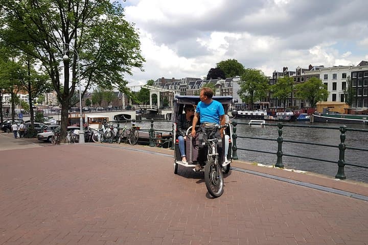 Amsterdam Rickshaw Tour: 90-Minute Private Pedicab Sightseeing of the Canal Belt photo 2