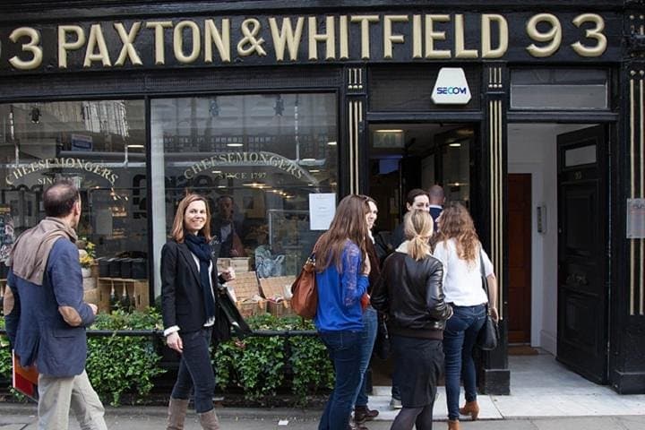 Royal London Walking Food Tour: Afternoon Tea, Palaces & Historic Eats photo 2