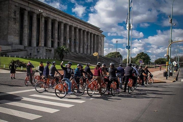 Buenos Aires Bike Tour: Recoleta, Palermo & Puerto Madero in 3 Hours photo 1