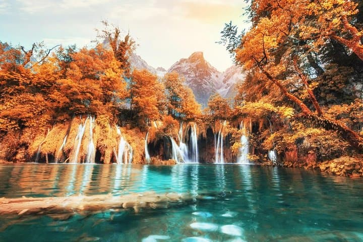 Plitvice Lakes Day Trip from Zadar — Guided Tour to Croatia’s Waterfall Lakes