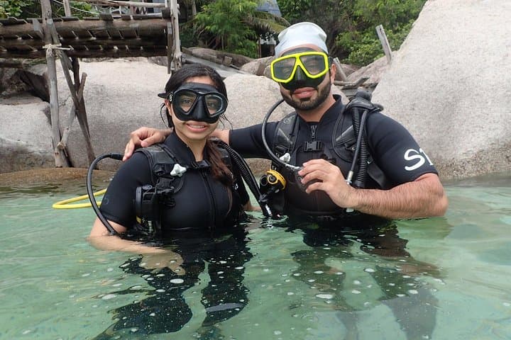 Discover Scuba Diving in Koh Tao: Two Beginner Dives at Japanese Garden & Mango Bay