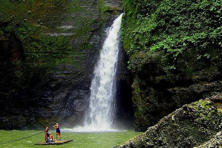 Pagsanjan Falls Adventure: Shooting the Rapids from Manila