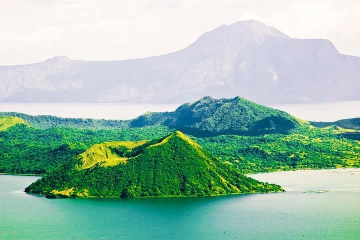 Tagaytay Shore Excursion: Taal Volcano Views, Palace in the Sky & Lunch