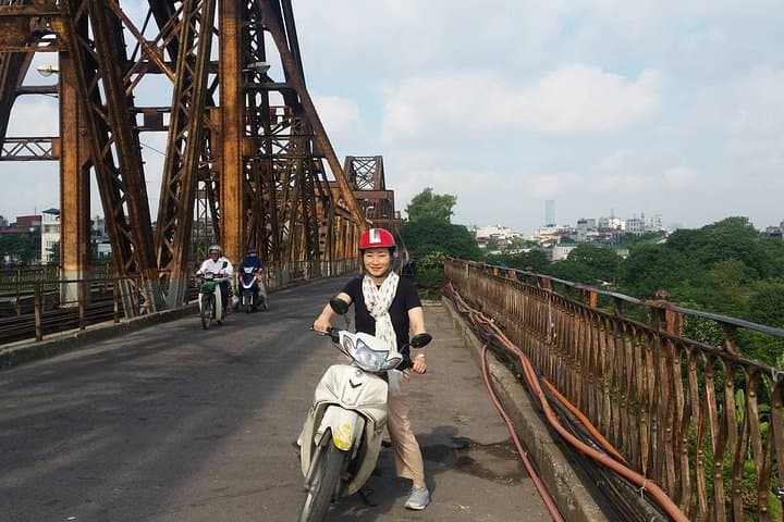 Hanoi Private Motorbike Sightseeing & Street Food Tour (4-hour) photo 3