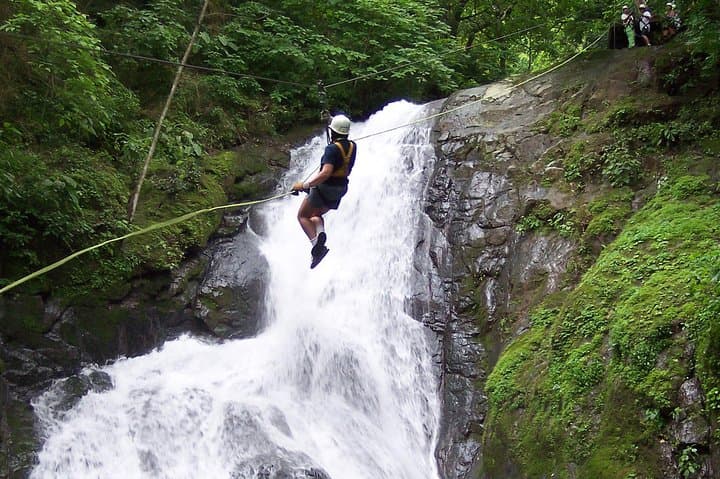 Puntarenas Mega Zipline: 18 Cables Over 11 Waterfalls photo 5