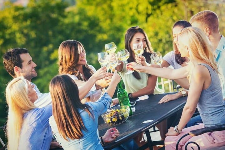 East Kelowna Wine Tour: Classic 4-Winery Tasting & Picnic Experience photo 3