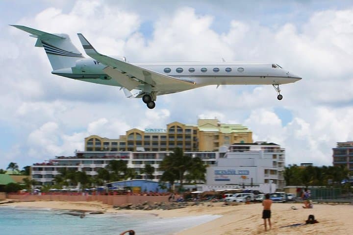 St-Martin and St Maarten Sightseeing: Beaches, Markets & Plane-Spotting in 4.5 Hours photo 2