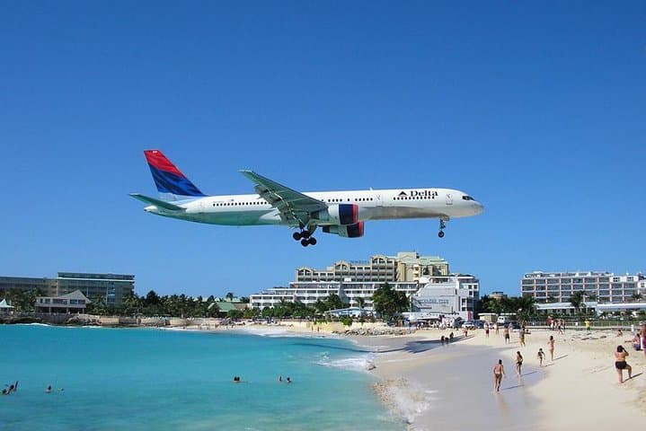 Shared Arrival Transfer from St Maarten Airport to Hotel — Fast SXM Airport Transfer