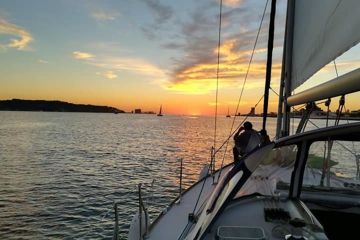 Sunset Sparkles: Private Romantic Tasting and Views in Lisbon photo 6