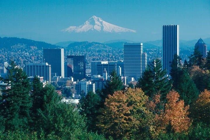 Portland Morning City Tour: Best of Downtown, Pearl District & Washington Park