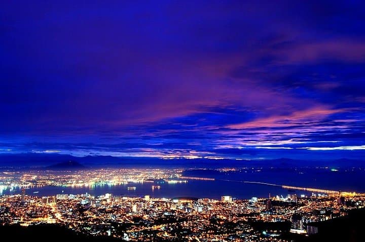 Penang Hill Dinner at David Brown's: Funicular Train Ride and Night Views