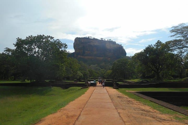 8-Day Sri Lanka Highlights Tour: Sigiriya, Kandy, Ella, Yala & Mirissa photo 3