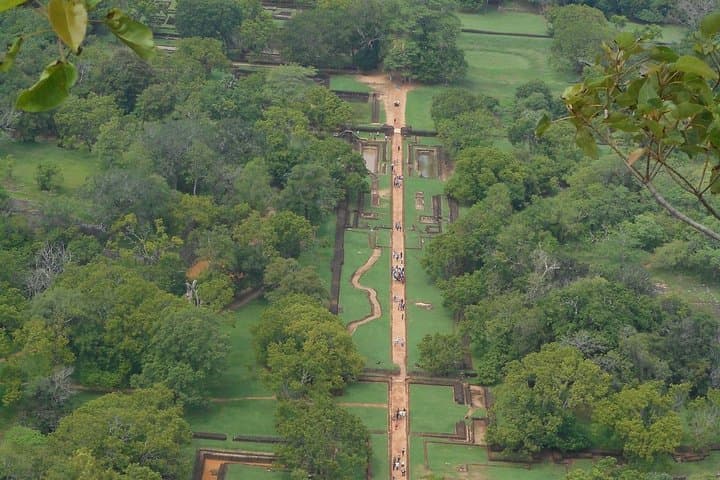 8-Day Sri Lanka Highlights Tour: Sigiriya, Kandy, Ella, Yala & Mirissa photo 4