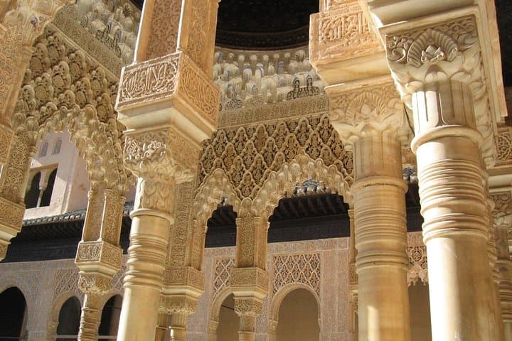 Alhambra Tickets and Albaicín Private Tour: Views, History & Practical Tips photo 3