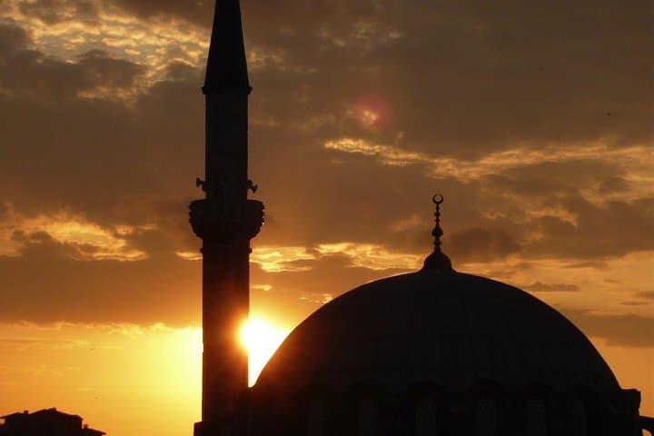 Private Bosphorus Yacht Cruise: Sunset Views of Istanbul’s Palaces and Fortresses photo 2