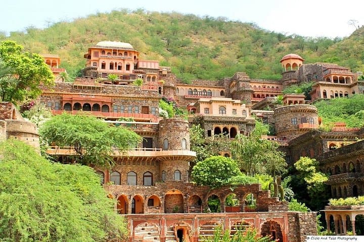 Neemrana Fort Palace Day Tour from Delhi — Private Sightseeing with Lunch photo 2
