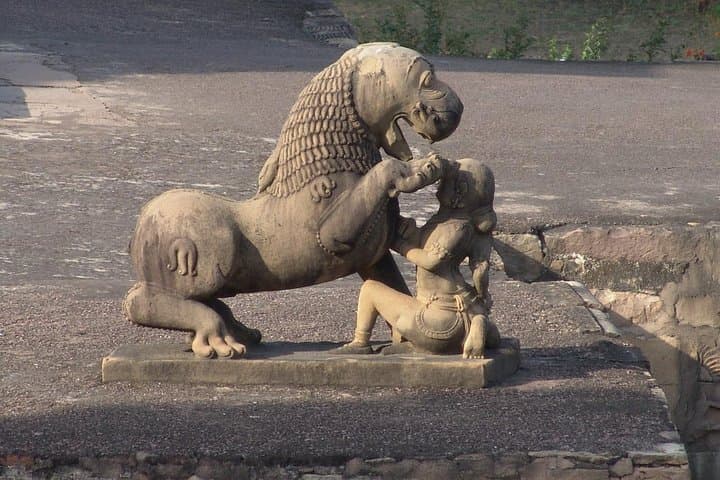 Khajuraho Overnight Train Tour from Delhi: UNESCO Temples & Sound and Light photo 3