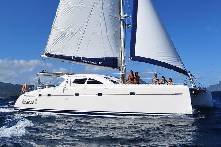 West Coast Mauritius Catamaran Cruise to Benitier Island & Snorkel