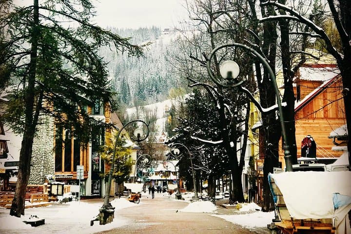 Zakopane Day Trip: Gubałówka Cable Car, Krupówki & Chochołów Thermal Pools