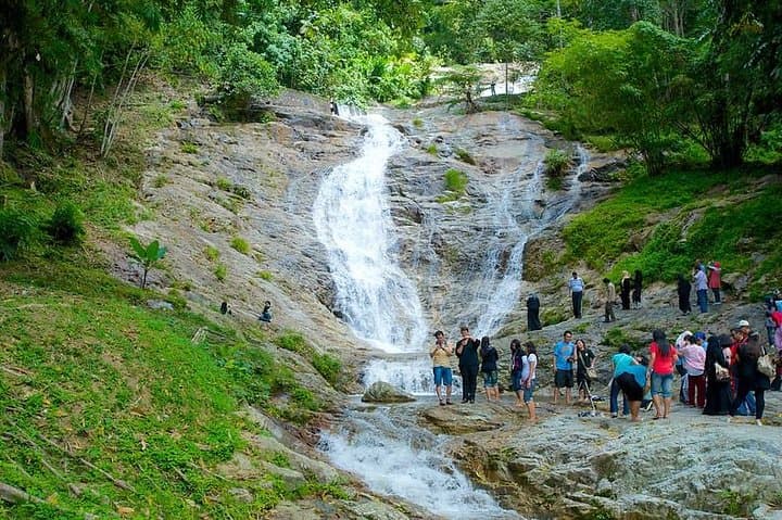 Cameron Highlands Day Tour from Kuala Lumpur — Tea Estates, Waterfalls & Highland Farms photo 2