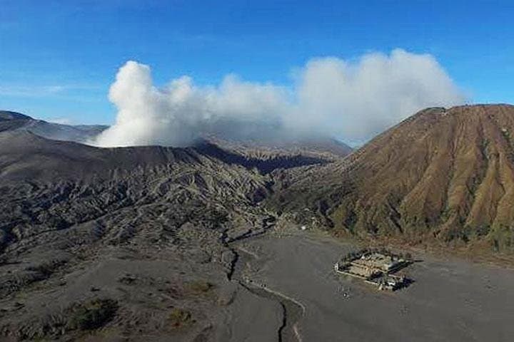 Bromo Sunrise Tour via Tumpang — Day Trip from Malang photo 2