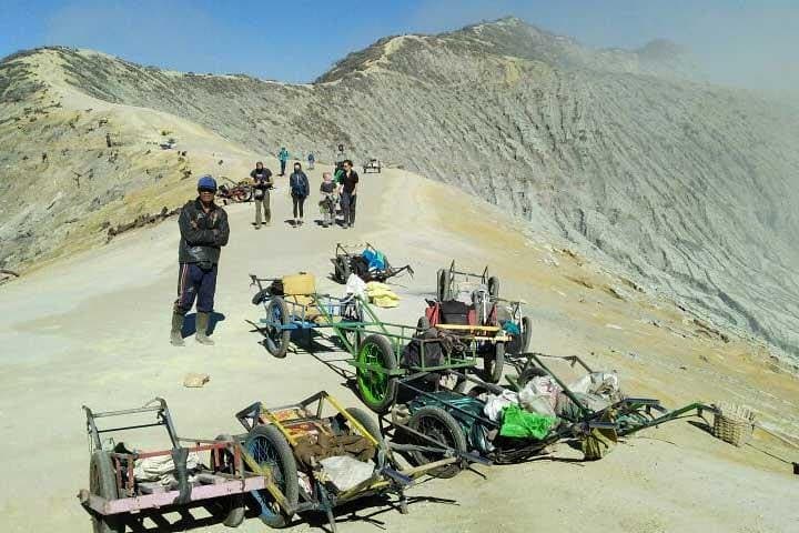 Bromo and Ijen Volcano Tour from Surabaya: Sunrise Seas of Sand & Blue Fire photo 2