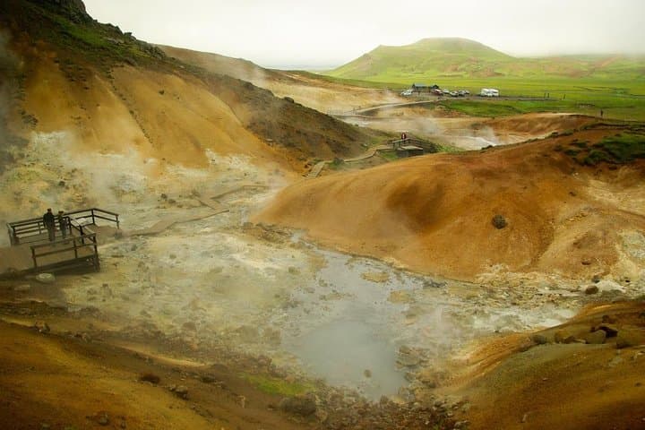 Half-Day Reykjanes Peninsula Tour from Kefjavik Airport — Bridge, Geothermal Fields & Kleifarvatn photo 4
