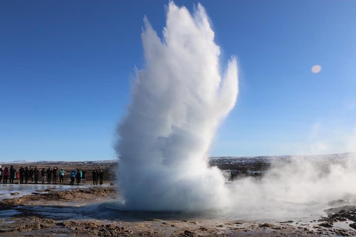 Private Golden Circle Tour Iceland — Thingvellir, Geysir & Gullfoss Day Trip photo 2