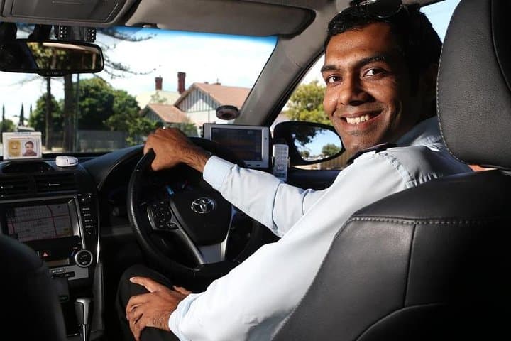 Colombo Airport (CMB) Private Transfer — 24/7 Minibus & Taxi to Colombo photo 1