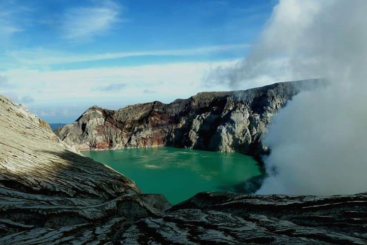 Ijen Blue Fire & Sunrise Trek: Midnight Blue Flames & Sulfur Miner Watch