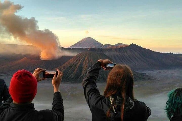 Bromo Sunrise Tour: 2-Day Private Mt Penanjakan & Bromo Crater Experience photo 1
