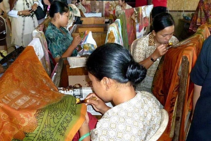 Ubud Art & Shopping Tour: Batik, Silver, Carvings & Tegenungan Waterfall
