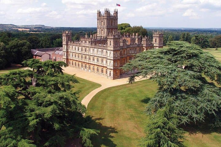Downton Abbey Filming Locations: Highclere Castle & Bampton Small-Group Tour from London photo 3