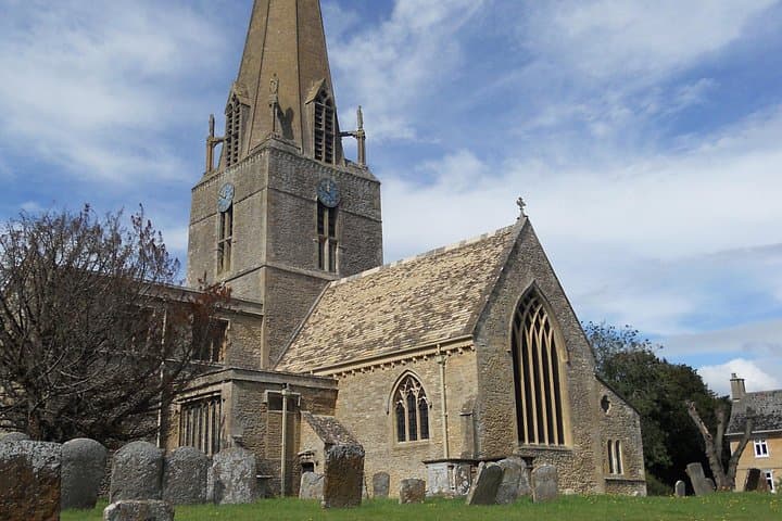 Downton Abbey Filming Locations: Highclere Castle & Bampton Small-Group Tour from London photo 4